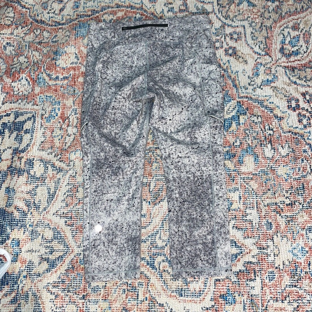 Lululemon Speed Up Crop 21” in Antiqued Alpine White Multi SZ 8 EUC - Picture 4 of 5